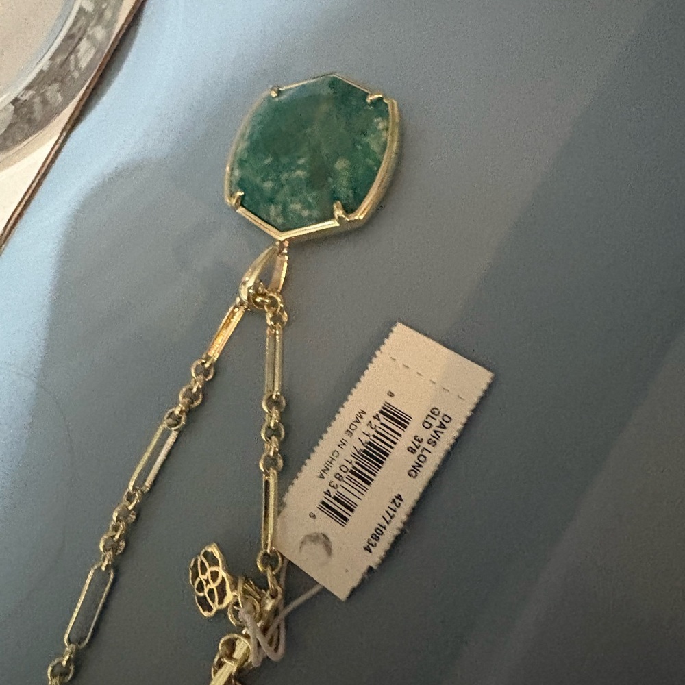 Kendra Scott Gold and Green Pendant Necklace NWT